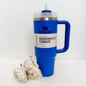 NWT Stanley 30oz Tumbler Quencher
H2.0 Flowstate in Iris